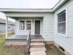 109 Porter St in La Marque, TX - Building Photo - Building Photo