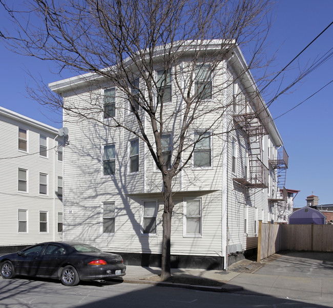 98 De Pasquale Ave in Providence, RI - Foto de edificio - Building Photo