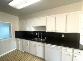 6373 Ivanhoe Ln in Beaumont, TX - Building Photo