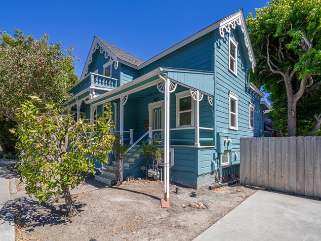 807 Laurel St in Santa Cruz, CA - Building Photo - Building Photo