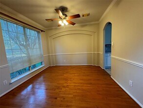 3335 Southdown Dr in Pearland, TX - Foto de edificio - Building Photo