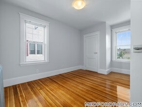 16 Windsor Rd in Medford, MA - Building Photo - Building Photo