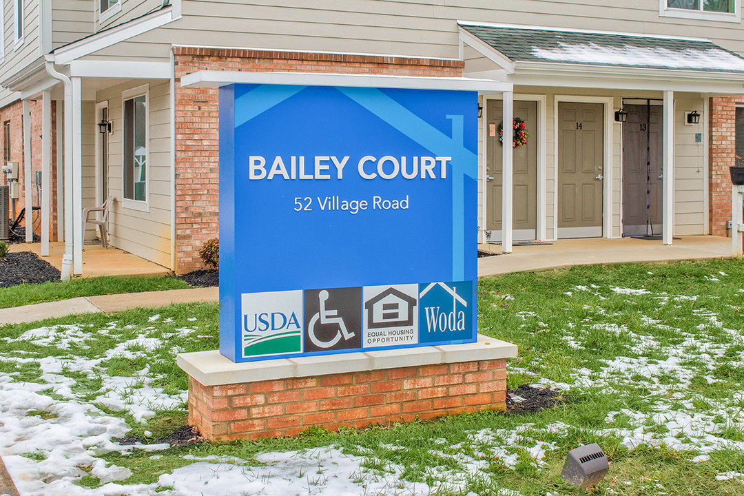 Bailey Court in Stanardsville, VA - Building Photo