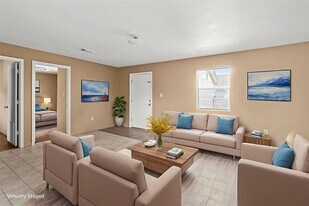 2200 Peach Ave in Bay City, TX - Building Photo