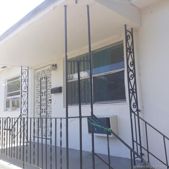 4851 NW 15th Ave-Unit -2 in Miami, FL - Building Photo - Building Photo