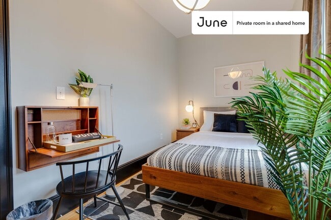 Private bedroom in 4 bed/1.5 bath Home in Boston, MA - Building Photo - Building Photo