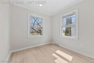 1815 Kingsbury Ave, Unit 124903 in Dearborn, MI - Building Photo - Building Photo