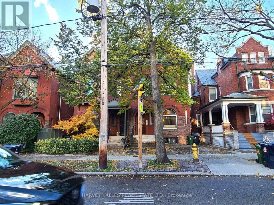 600 Huron St in Toronto, ON - Building Photo