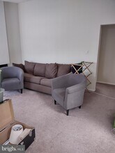 11037 Villaridge Ct-Unit -B in Reston, VA - Foto de edificio - Building Photo