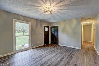 215 Fond Ct in Palmetto, GA - Building Photo - Building Photo