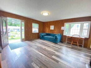 28 Grove Pl in Danbury, CT - Building Photo - Building Photo