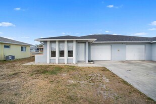 617 Hancock Bridge Pkwy in Cape Coral, FL - Building Photo