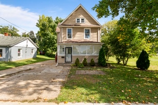 1312 3rd St in Moline, IL - Building Photo