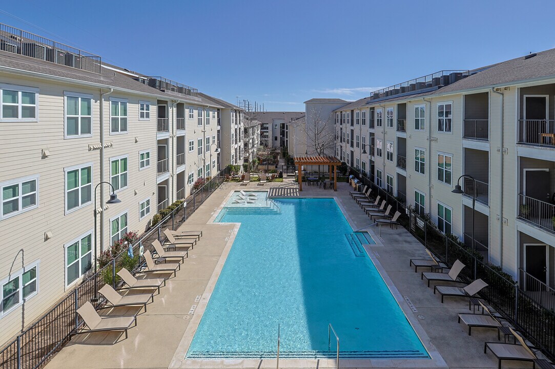 Urban Oaks in Austin, TX - Foto de edificio