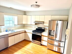 140 Highland Ave, Unit C217 in Kearny, NJ - Building Photo - Building Photo
