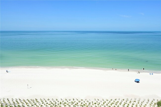 10951 Gulf Shore Dr in Naples, FL - Foto de edificio - Building Photo