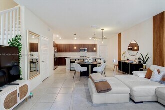 4656 NW 83rd Path in Doral, FL - Building Photo - Building Photo