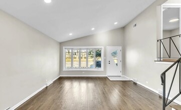 11011 W Roosevelt Rd in Westchester, IL - Building Photo - Building Photo