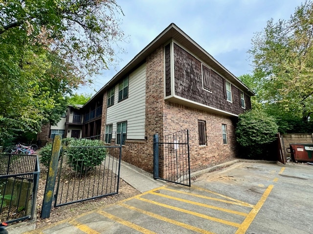 1355 Oakland Ave