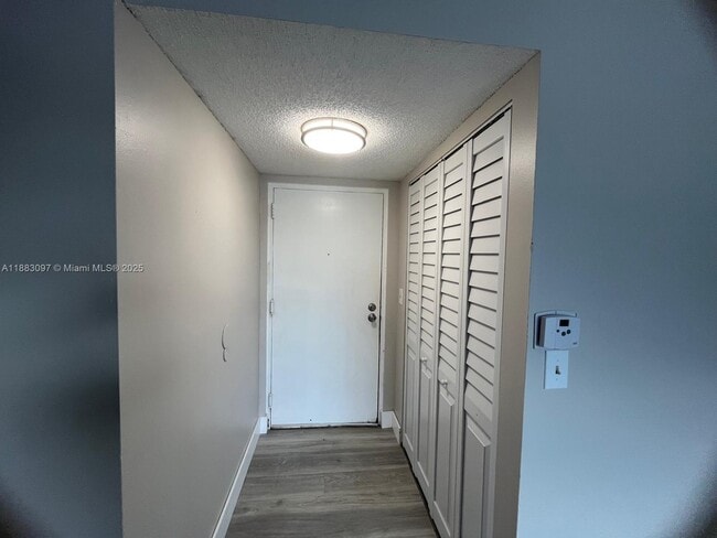 3400 Foxcroft Rd in Miramar, FL - Building Photo - Building Photo