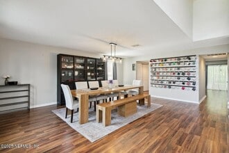 8164 Foxdale Dr in Jacksonville, FL - Building Photo - Building Photo