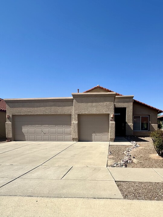 7794 S Trumpet Vine Ave in Tucson, AZ - Building Photo