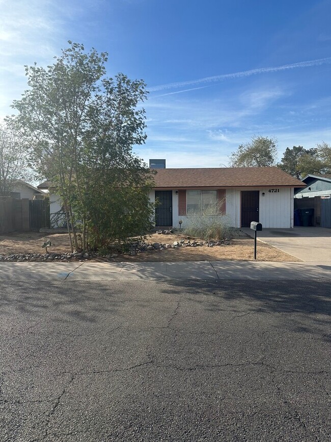 4721 E Saint Catherine Ave in Phoenix, AZ - Building Photo - Building Photo