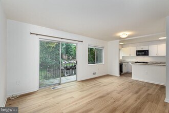 10670 Weymouth St-Unit -204 in Bethesda, MD - Building Photo - Building Photo