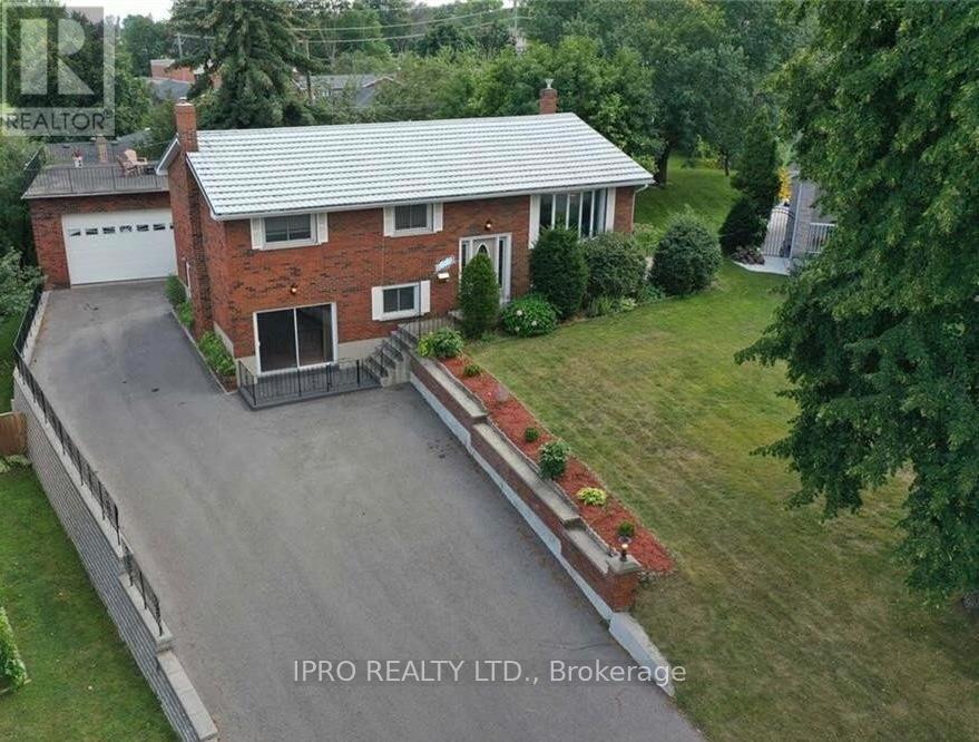 143 Morenz Crescent in Kingston, ON - Building Photo