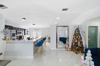 18366 SW 139th Ct in Miami, FL - Building Photo - Building Photo