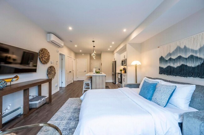 901-907 7 St N in Golden, BC - Building Photo - Building Photo