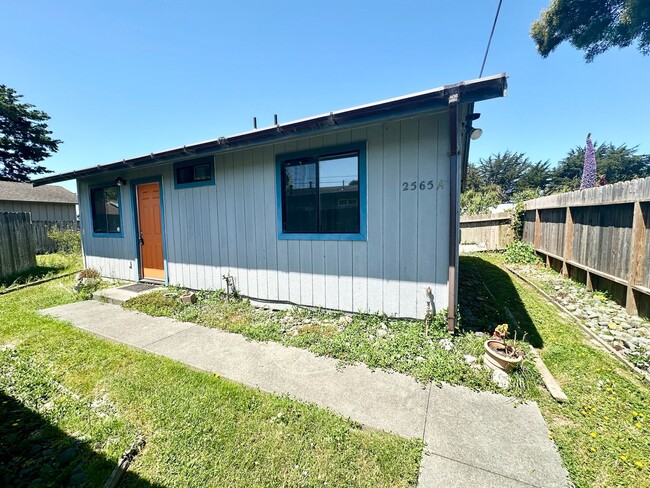 property at 2565 Wyatt Ln
