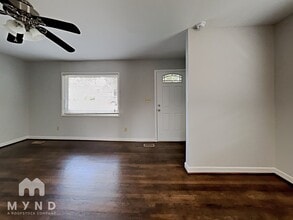 8757 Sunset Dr in Leeds, AL - Foto de edificio - Building Photo