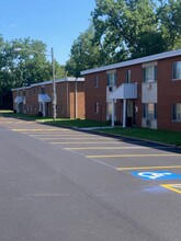 Creekside Apartments in Cleveland, OH - Foto de edificio - Building Photo