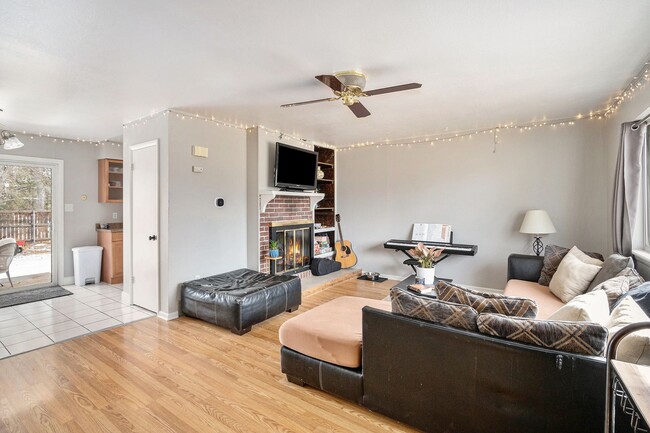 916 Ponderosa Dr in Fort Collins, CO - Building Photo - Building Photo