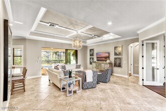 9569 Siracusa Ct in Naples, FL - Foto de edificio - Building Photo