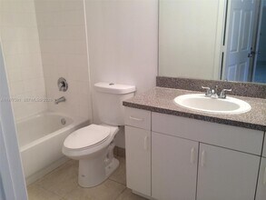 5031 Wiles Rd in Coconut Creek, FL - Building Photo - Building Photo