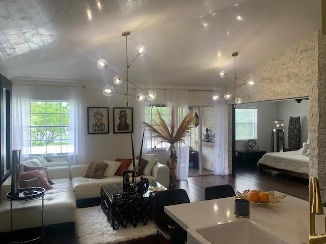 2861 N Oakland Forest Dr, Unit 304 in Oakland Park, FL - Building Photo - Building Photo