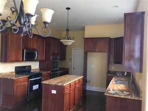 5575 Toccoa Dr in Douglasville, GA - Building Photo - Building Photo