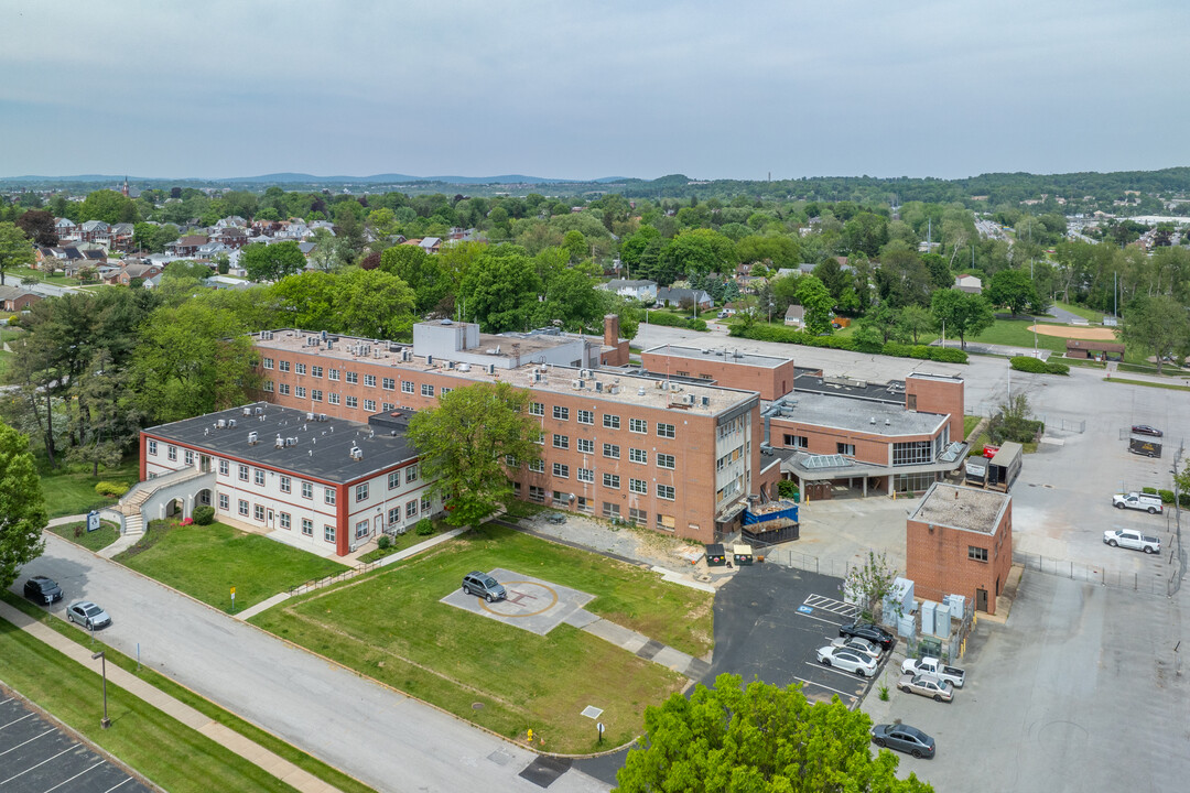 325 S Belmont St in York, PA - Building Photo