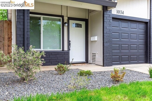 10132 Rockingham Dr in Sacramento, CA - Building Photo - Building Photo