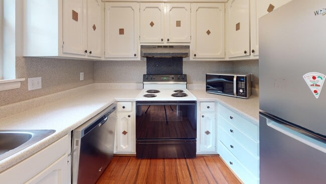 2645 Southbury Cir in Vestavia Hills, AL - Building Photo - Building Photo