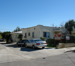 5302-5308 Auckland Ave in North Hollywood, CA - Foto de edificio - Building Photo