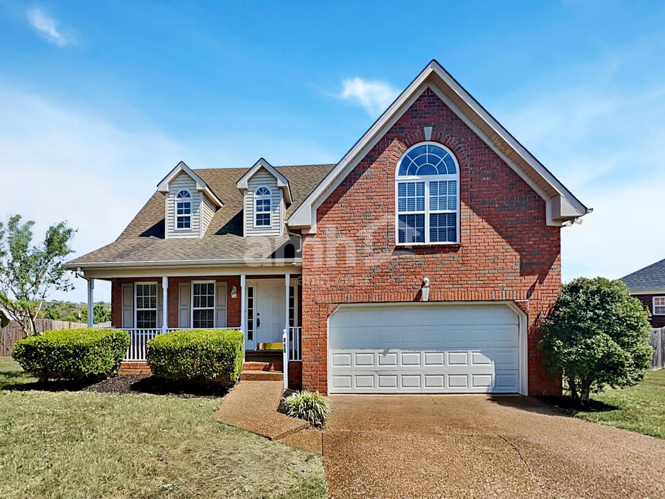 427 Parrish Hill in Mount Juliet, TN - Building Photo