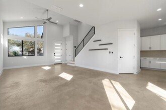 1405 Perez St in Austin, TX - Foto de edificio - Building Photo