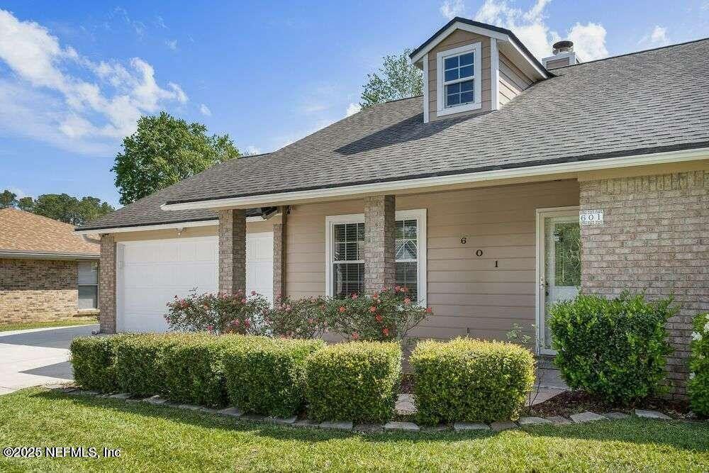 601 Robert Livingston St in Orange Park, FL - Building Photo