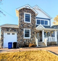 385 Allentown Rd in Parsippany Troy Hills, NJ - Building Photo