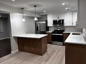 7356 N Harlem Ave in Chicago, IL - Building Photo - Building Photo