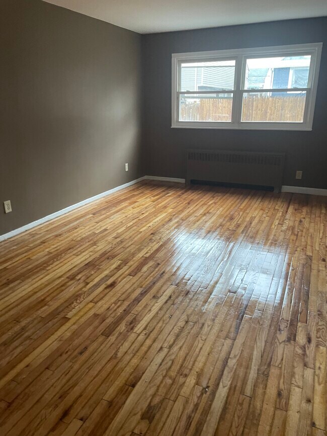 434 Beach 48th St Rentals in Far Rockaway, NY