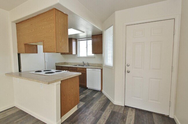 527 N Moffatt Ave in Emmett, ID - Building Photo - Building Photo
